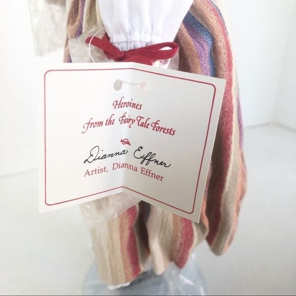 Edwin Knowles Snow White Collectible Doll - Picture 6 of 9